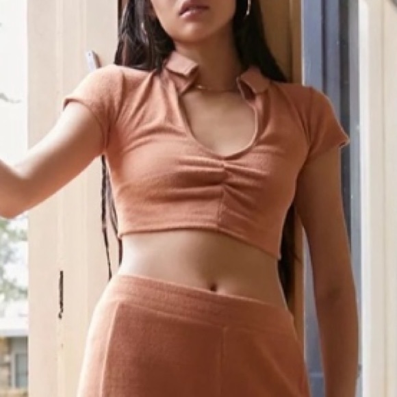 Urban Outfitters Out From Under Ari Ruched NWT
Collared Top Size XS - Picture 4 of 6